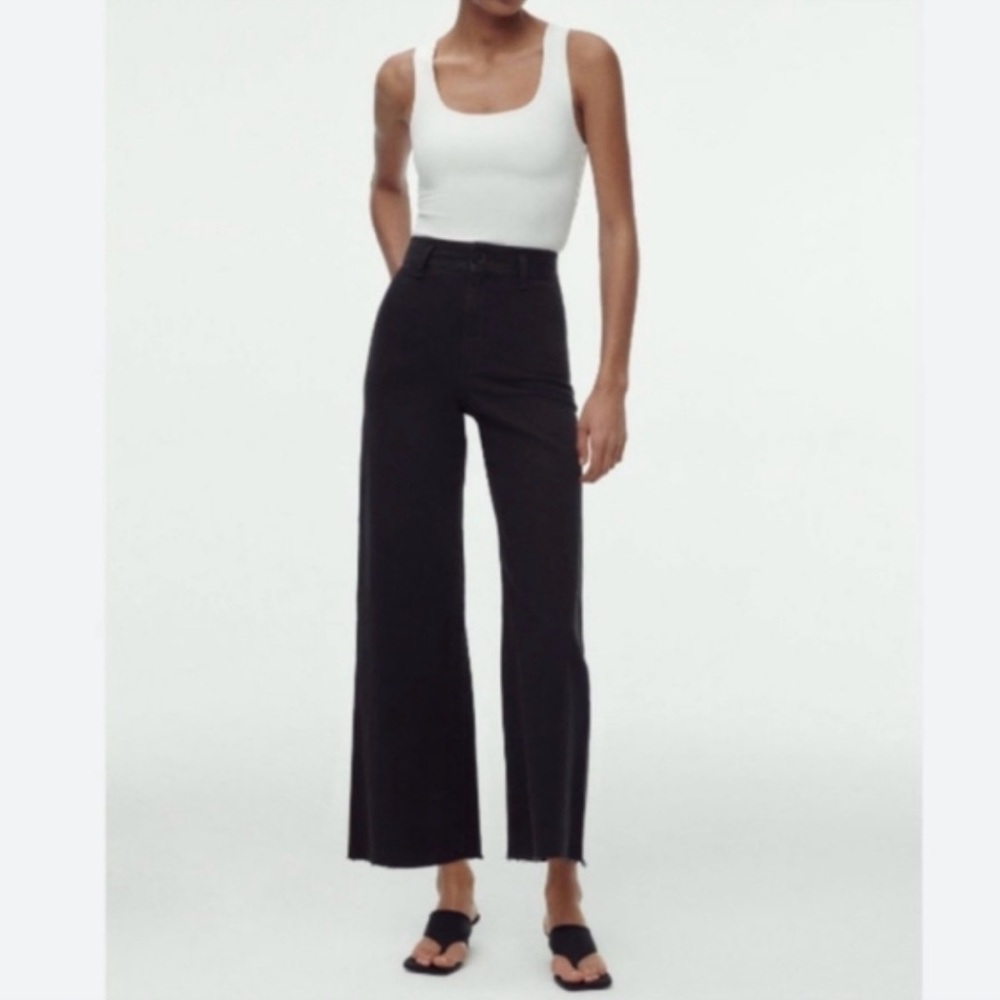 Zara Black Wide-Leg Frayed Hem Jeans. Size 2